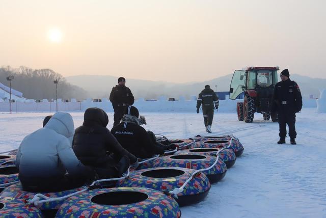 哈尔滨公安：以行动织密护游网为冰雪旅游“保平安”