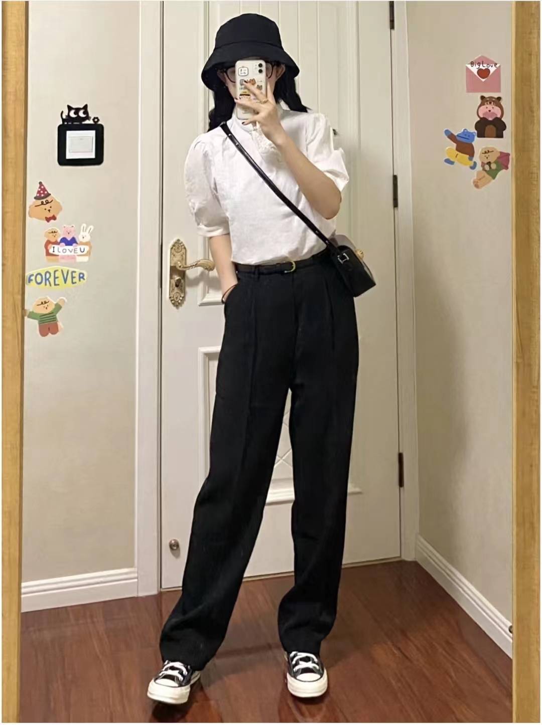 黑色西装裤配什么上衣比较好夏季女